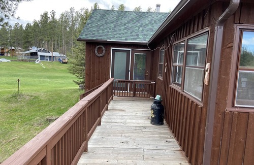 Deadwood Cabin | Smack dab in the middle of the Black Hills