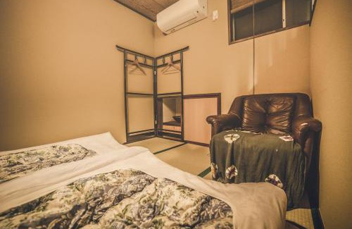 Higashiyama House | Small cozy nostalgic house for a family or a group