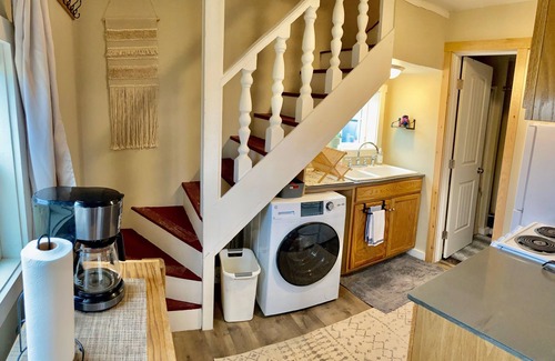 Stanley House | Small Rustic Cabin w/VIEWS! of the Sawtooth Mtns