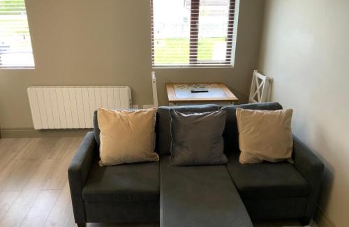 Roscoe Apartment | Small,smart,tidy 2 bed apartment
