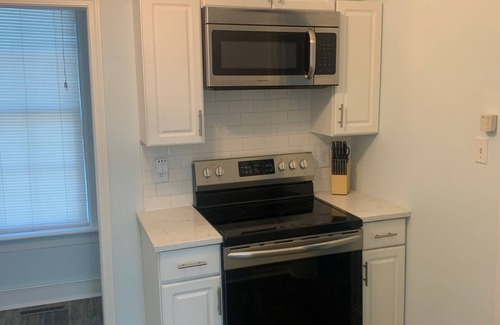 South Bend House | Smalstig Rockne Suites 1 mile to Notre Dame