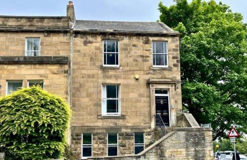 Hexham Apartment | Smart 3-Bed in Hexham-Ideal for Workers & Families