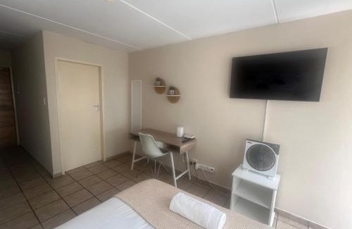 Arcadia Apartment | Smart and Cozy Studio with Netflix and Showmax