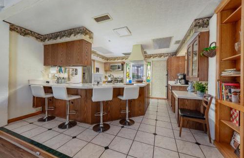 Moonridge Estates Apartment | Smart Solution - Individual Private Bed-Pods in Gorgeous Shared Space - Women Only Dorm In Room 5 - CoEd House - Full-sized mattresses in Individual Pods - with built-in private storage - Gorgeous Shared Room - Affordable Luxury - Sparrow House