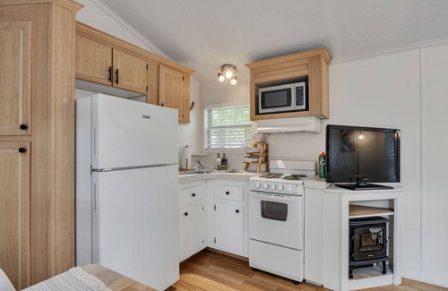 Monteagle Cottage | Smarter than the Average Stay at the Yogi Cottage!