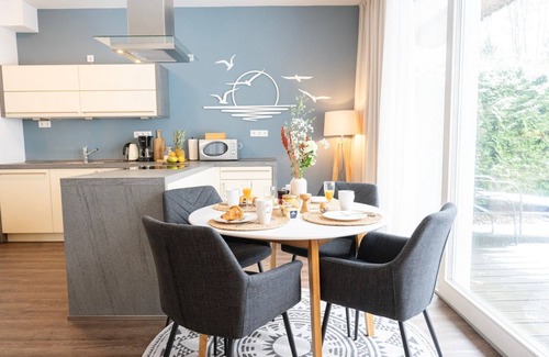 Bad Zwischenahn Apartment | SmartFewo: Fog greeting | lakeside terrace | sauna | park - Residence by the small sea