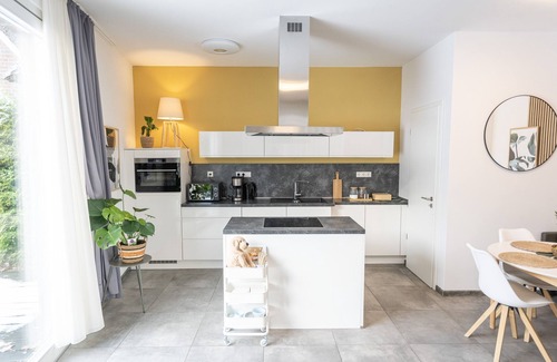 Bad Zwischenahn House | SmartFewo: Haus Erde | Penthouse | Sauna | Park