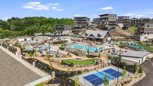 Sevierville House | Smith Creek Resort- 6 Bedroom 22 Guests - Indoor Pool - Resort Amenities