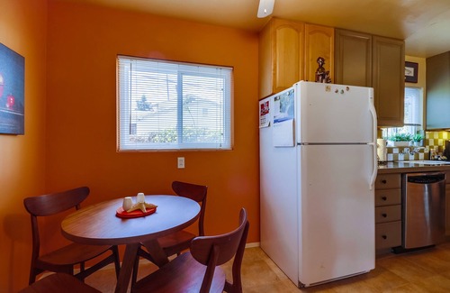 Sunset Cliffs Cottage | Smiths Cottage By The Beach - your little slice of heaven near the beach.