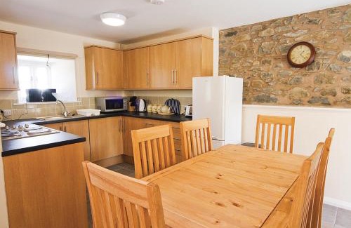 Rhyd-y-foel House | Smithy Barn - Hw7592