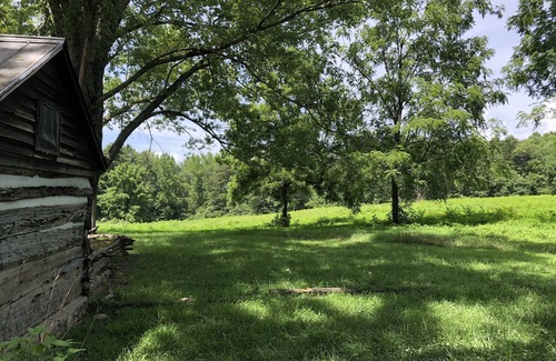 Sevierville Cabin | Smokey Mtn. Romantic Handcrafted Cabins