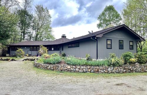 Bryson City House | Smokey Vista Lodge