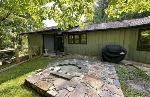 Bryson City House | Smokey Vista Lodge