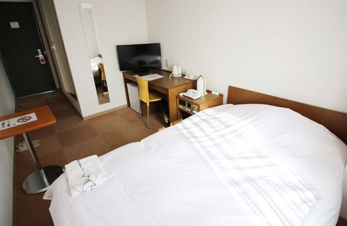 Nishinomiya Hotel | Smoking single No meals Recommended no meal plan/Nishinomiya Hyōgo