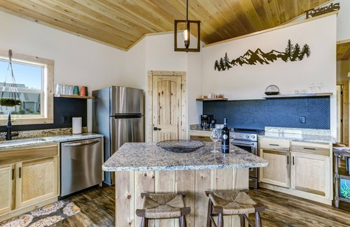 Hayesville House | Smoky Mountain Guesthouse: Mountain View & Walkable to Downtown Hayesville