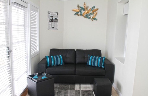 Victor Harbor Apartment | Smugglers Inn Studio Apartments