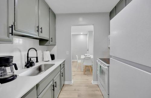 Jacksonville Beach Apartment | SMV Coastal Retreat Near Shore