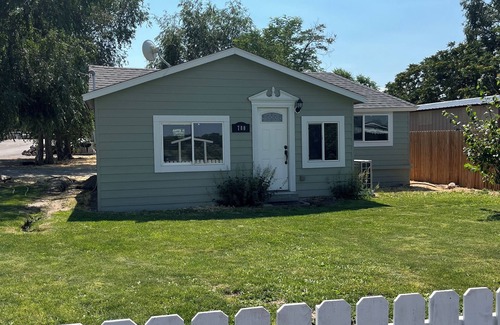 Grand View House | Snake River Cabin in Grand View