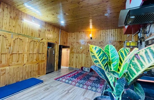 Banjar Cottage | Snow and Field View Homestay