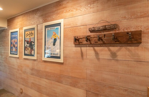 Sun Valley Condo | Snow Creek Condo with 2 Bedrooms, 2 Bathrooms and expanded ground level patio !!