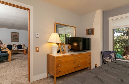 Sun Valley Condo | Snow Creek Condo with 2 Bedrooms, 2 Bathrooms and expanded ground level patio !!