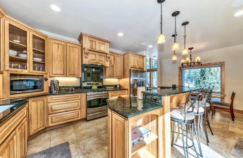 Mountain View Estates House | Snow Mtn Lodge 4BR/2.5BA Luxury Home