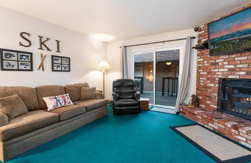 Summit Estates House | Snow Summit Getaway - Walk to Snow Summit Ski Resort