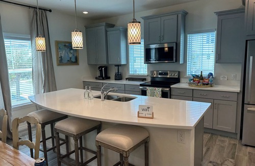 Ono Island Villa | SNOWBIRD SPECIAL Welcome to La Dolce Vita, a spacious 2BR beauty in Perdido Key