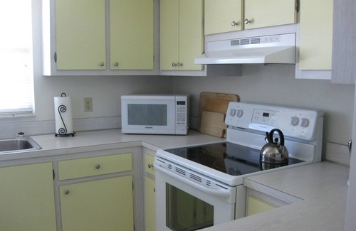 Lely Condo | Snowbirds Getaway! 2BR/2BA, Hibiscus Golf Club, Heated Pool