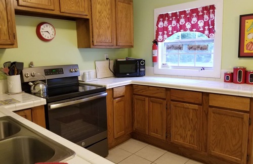 Gulf Shores Cottage | Snowbirds welcome! Dog friendly and fenced yard