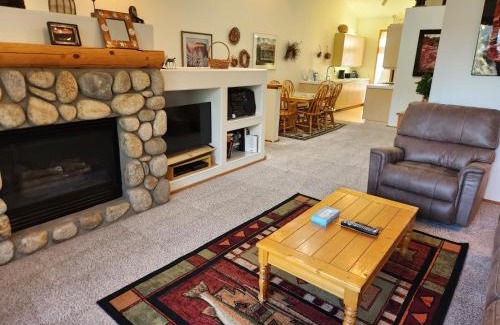 Mammoth Lakes House | Snowcreek Resort Vacation Rental 934