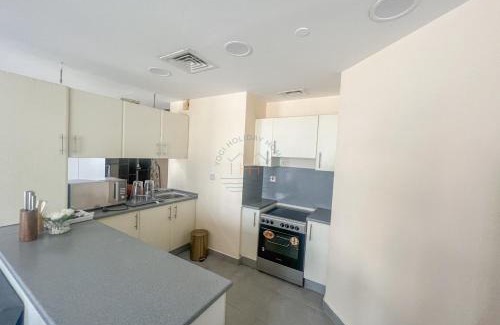 Barsha Heights Apartment | Snug Studio With City Views, Perfect For Couples