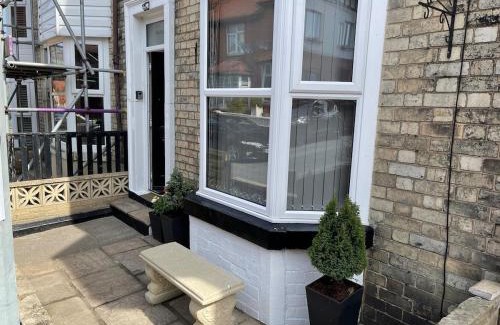 Whitby House | SNUZE Whitby 2