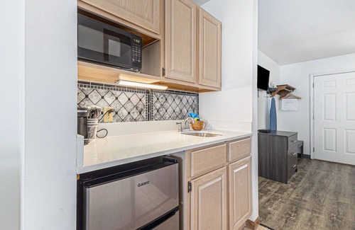 Ludington Hotel | Snyder's Shoreline Inn