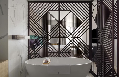 Jumeirah Lake Towers Hotel | SO/Uptown Dubai