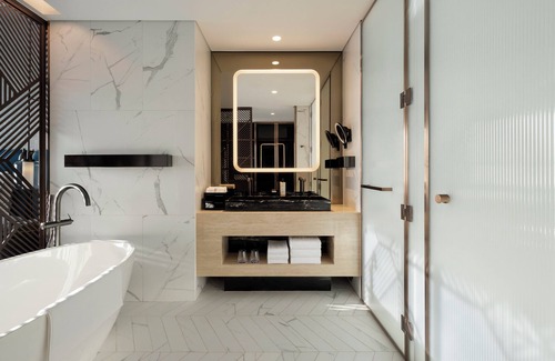 Jumeirah Lake Towers Hotel | SO/Uptown Dubai