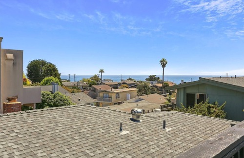 Aptos House | Soaking in Seacliff – Oceanview Getaway with Hot Tub & Private Backyard