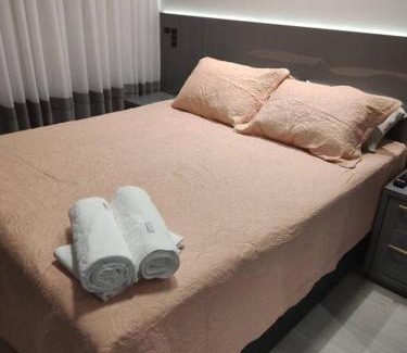 Picarras House | Sobrado com piscina, banheira e garagem coberta.