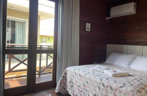 Santinho House | Sobrado com piscina no Santinho