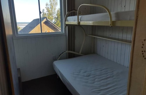 Capao da Canoa House | Sobrado humilde com piscina