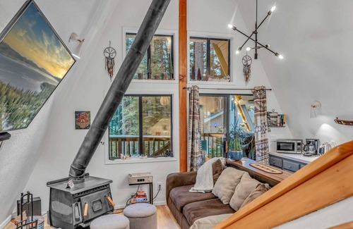 Pla-Vada Woodlands Cabin | Soda Springs Vacation Rental Near 3 Ski Resorts