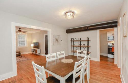 Ghent Apartment | Sojourn at Colley Manor Unit 2 Sleeps 4