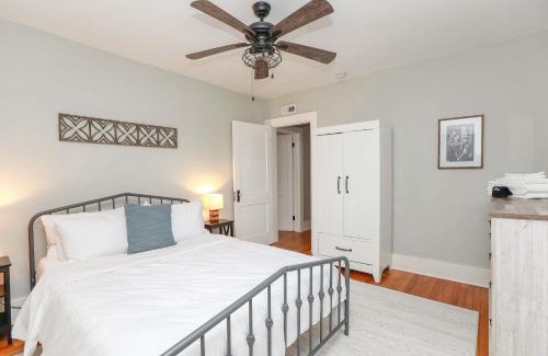 Ghent Apartment | Sojourn at Colley Manor Unit 2 Sleeps 4