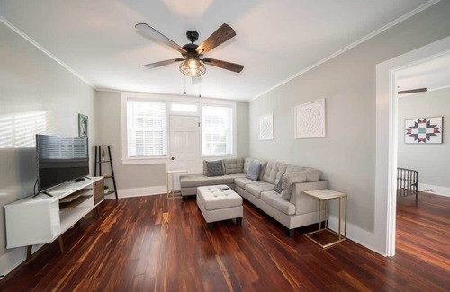 Ghent Apartment | Sojourn at Colley Manor Unit 2