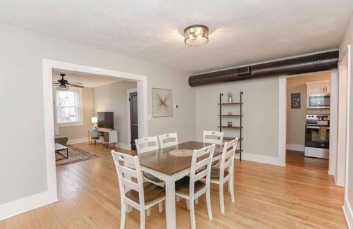 Ghent Apartment | Sojourn at Colley Manor Unit 4