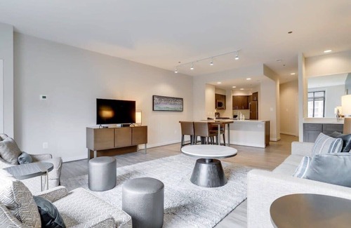 Court House Apartment | Sojourn | Courtland Towers