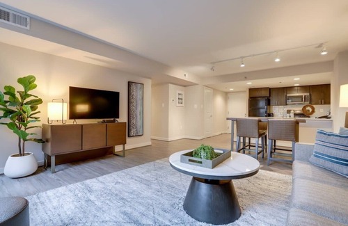Court House Apartment | Sojourn | Courtland Towers