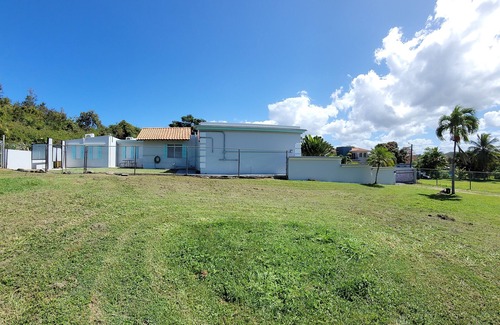 Tierras Nuevas Saliente House | Solar powered/Pool/Beachy Decor/Spacious home 4 all ages! Experienced hosts!