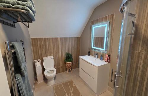 Mountshannon House | Solas na Gealai, entire house, sleeps 8