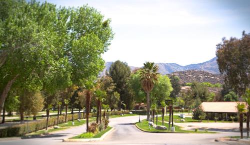 Acton Resort | Soledad Canyon Cabin 18